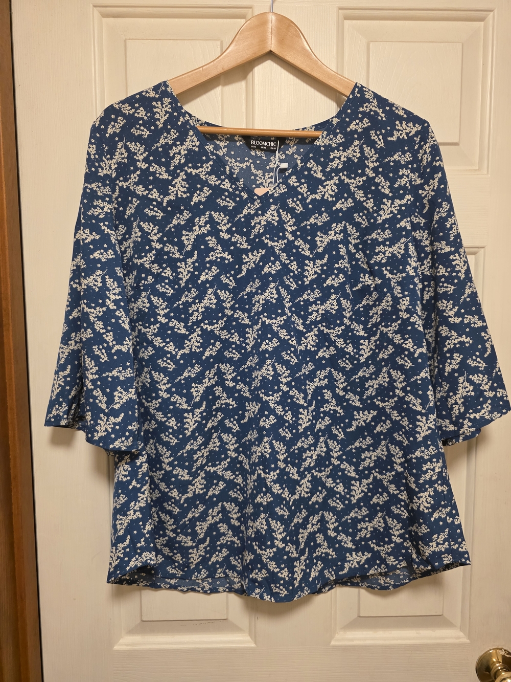 BloomChic Navy Blue White Floral V-Neck Blouse